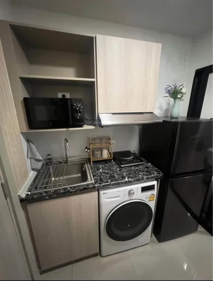 Dcondo Reef现代一卧室公寓，享泳池景观