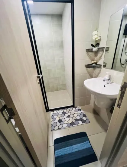 Dcondo Reef现代一卧室公寓，享泳池景观