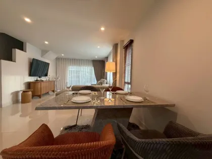 Двухэтажный таунхаус у Robinson Lifestyle Thalang в аренду
