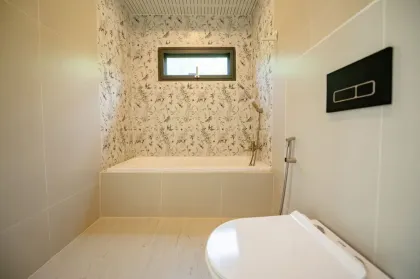 Villa nueva y totalmente amueblada de 3 habitaciones en zona Blue Tree