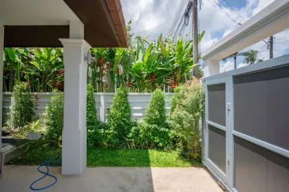 Villa nueva y totalmente amueblada de 3 habitaciones en zona Blue Tree