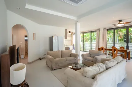 Villa nueva y totalmente amueblada de 3 habitaciones en zona Blue Tree