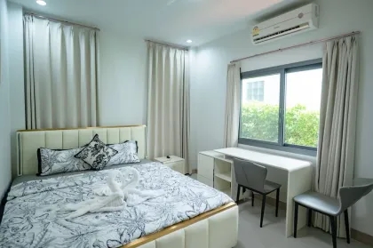 Villa nueva y totalmente amueblada de 3 habitaciones en zona Blue Tree