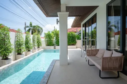 Villa nueva y totalmente amueblada de 3 habitaciones en zona Blue Tree