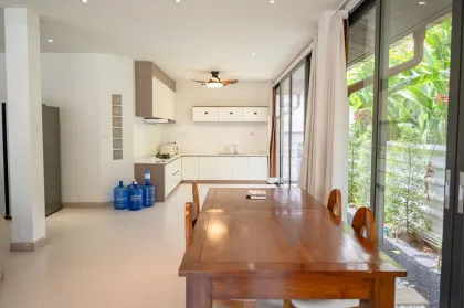 Villa nueva y totalmente amueblada de 3 habitaciones en zona Blue Tree