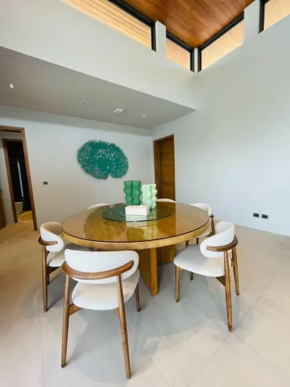 Villa Moderna Loft con Piscina de 3 Habitaciones en Alquiler cerca de Blue Tree Phuket