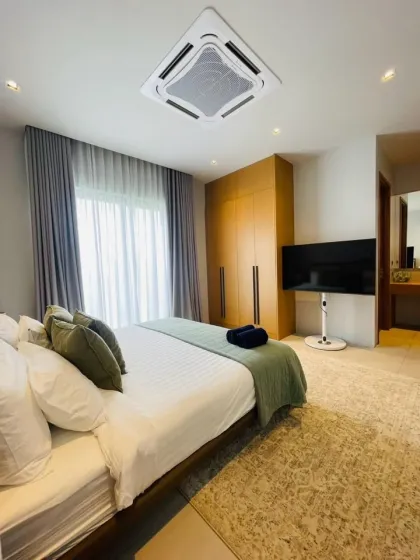 Villa Moderna Loft con Piscina de 3 Habitaciones en Alquiler cerca de Blue Tree Phuket