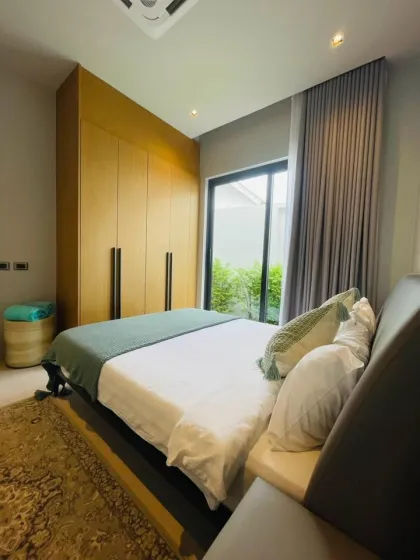 Villa Moderna Loft con Piscina de 3 Habitaciones en Alquiler cerca de Blue Tree Phuket