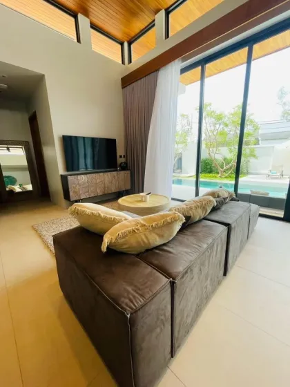 Villa Moderna Loft con Piscina de 3 Habitaciones en Alquiler cerca de Blue Tree Phuket