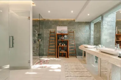 Luxury 4-Bedroom Pool Villa with Garden in Bang Tao