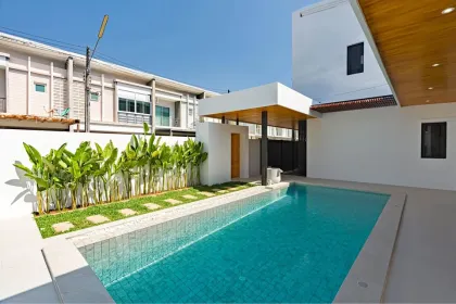 Luxury 3-Bedroom Private Pool Villa Near BIS