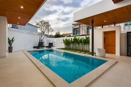 Luxury 3-Bedroom Private Pool Villa Near BIS