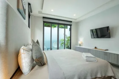 Modern 4-bed Pool Villa with Rooftop Terrace in Layan / Bangtao