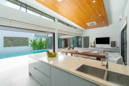 Modern 4-bed Pool Villa with Rooftop Terrace in Layan / Bangtao