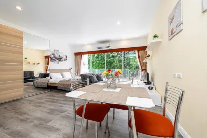 Просторная студия в аренду в Chic Condo, Карон