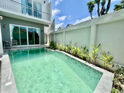 Private Villa mit 3 Schlafzimmern & Pool in Bang Tao