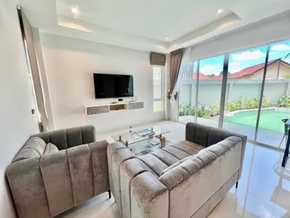 Private Villa mit 3 Schlafzimmern & Pool in Bang Tao