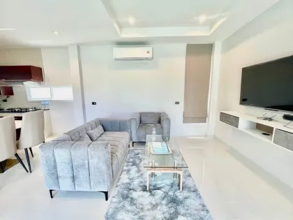 Private Villa mit 3 Schlafzimmern & Pool in Bang Tao