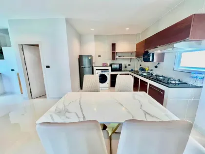 Private Villa mit 3 Schlafzimmern & Pool in Bang Tao