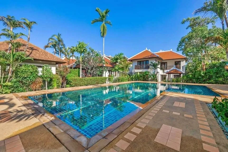 Villa de lujo amueblada de 2 dormitorios en alquiler en Pasak 4/1, Phuket