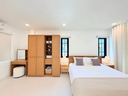 Villa privée meublée 4 chambres avec piscine à Chalong
