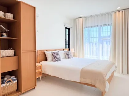 Villa privée meublée 4 chambres avec piscine à Chalong