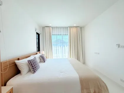 Villa privée meublée 4 chambres avec piscine à Chalong