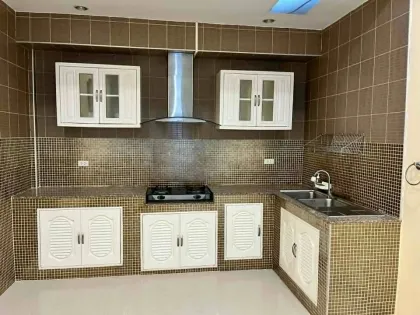 Дом для семьи с питомцами в Кату: 2 спальни, 2 ванных