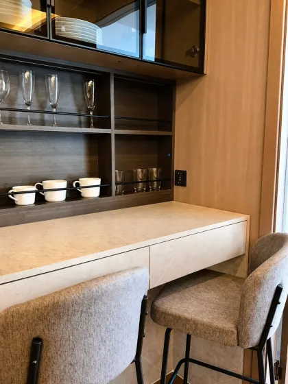 อพาร์ทเมนท์ 1 ห้องนอนทันสมัยที่ Capri Residence, บางเทา