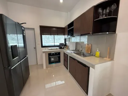 Bangjo，Thalang附近Bluetree的三卧室出租房