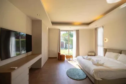 Luxury 5-Bedroom Pool Villa for Rent in Laguna Area