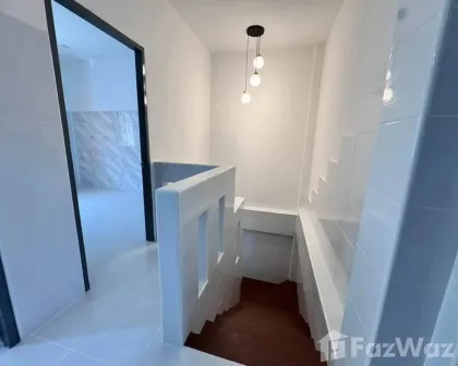 Apartamento de 3 habitaciones y 3 baños en alquiler en el centro de Phuket