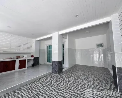 Apartamento de 3 habitaciones y 3 baños en alquiler en el centro de Phuket