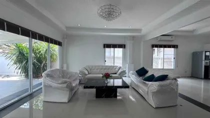 Villa de 5 habitaciones con piscina en alquiler en Manik, Thalang