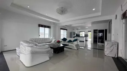 Villa de 5 habitaciones con piscina en alquiler en Manik, Thalang