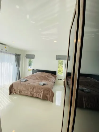 Moderne 3-Schlafzimmer-Poolvilla in Cherng Talay zur Miete