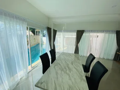 Moderne 3-Schlafzimmer-Poolvilla in Cherng Talay zur Miete