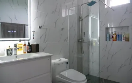 Villa moderne 2 chambres avec jacuzzi près de Nai Harn Beach