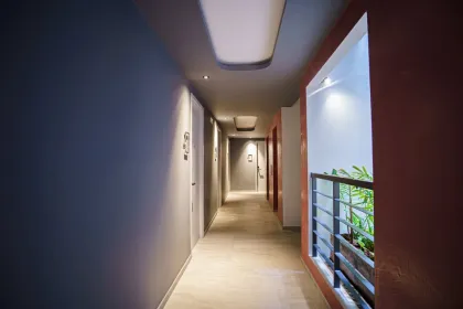 现代两居室公寓，位于Noon Village Tower 3，查龙
