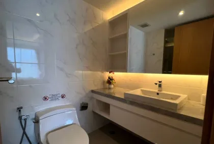 Condominio amueblado de 1 dormitorio con vistas al mar en Choeng Thale