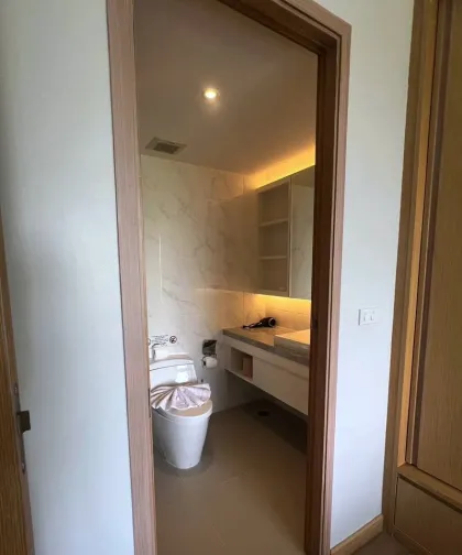 Condominio amueblado de 1 dormitorio con vistas al mar en Choeng Thale