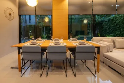 Poolvilla zur Miete in Cherng Talay – 3 Schlafzimmer, 4 Bäder
