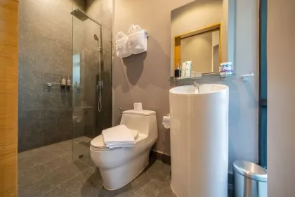 Poolvilla zur Miete in Cherng Talay – 3 Schlafzimmer, 4 Bäder