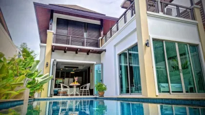 Villa 3 Chambres avec Piscine à Louer à Baan Wana, Phuket Town
