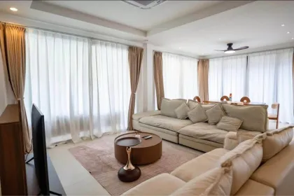 Moderne Poolvilla zur Miete in Laguna Bang Tao Beach