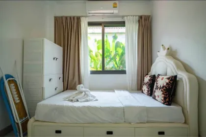 Moderne Poolvilla zur Miete in Laguna Bang Tao Beach