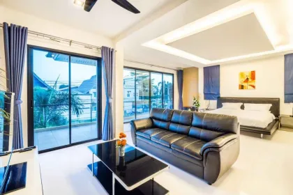 Villa con piscina de 4 habitaciones para alquiler en Chalong, Phuket