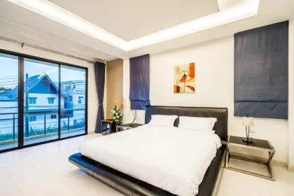 Villa con piscina de 4 habitaciones para alquiler en Chalong, Phuket