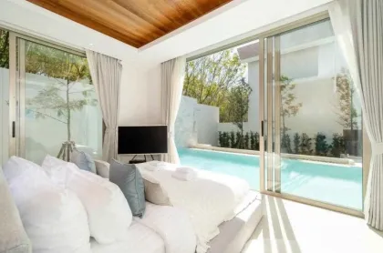 บ้านวิลล่าสมัยใหม่ 4 ห้องนอน 4 ห้องน้ำให้เช่าในบางเทา