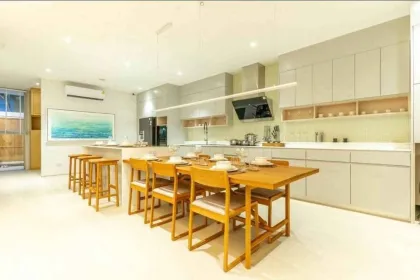 บ้านวิลล่าสมัยใหม่ 4 ห้องนอน 4 ห้องน้ำให้เช่าในบางเทา